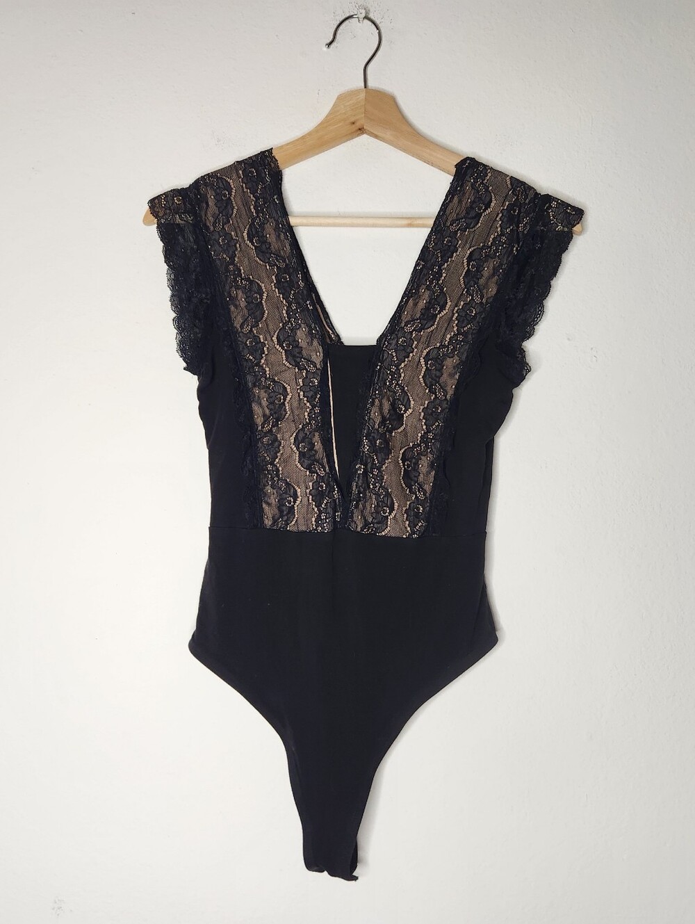 Red by Gimmicks BKE Womens Small Black Lace Tan Bodysuit